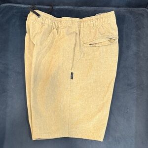 Boy’s O’Neill Hybrid Khaki Shorts. Size M